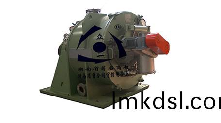 臥式(shi)虹(hong)吸颳(gua)刀(dao)離心機(ji)